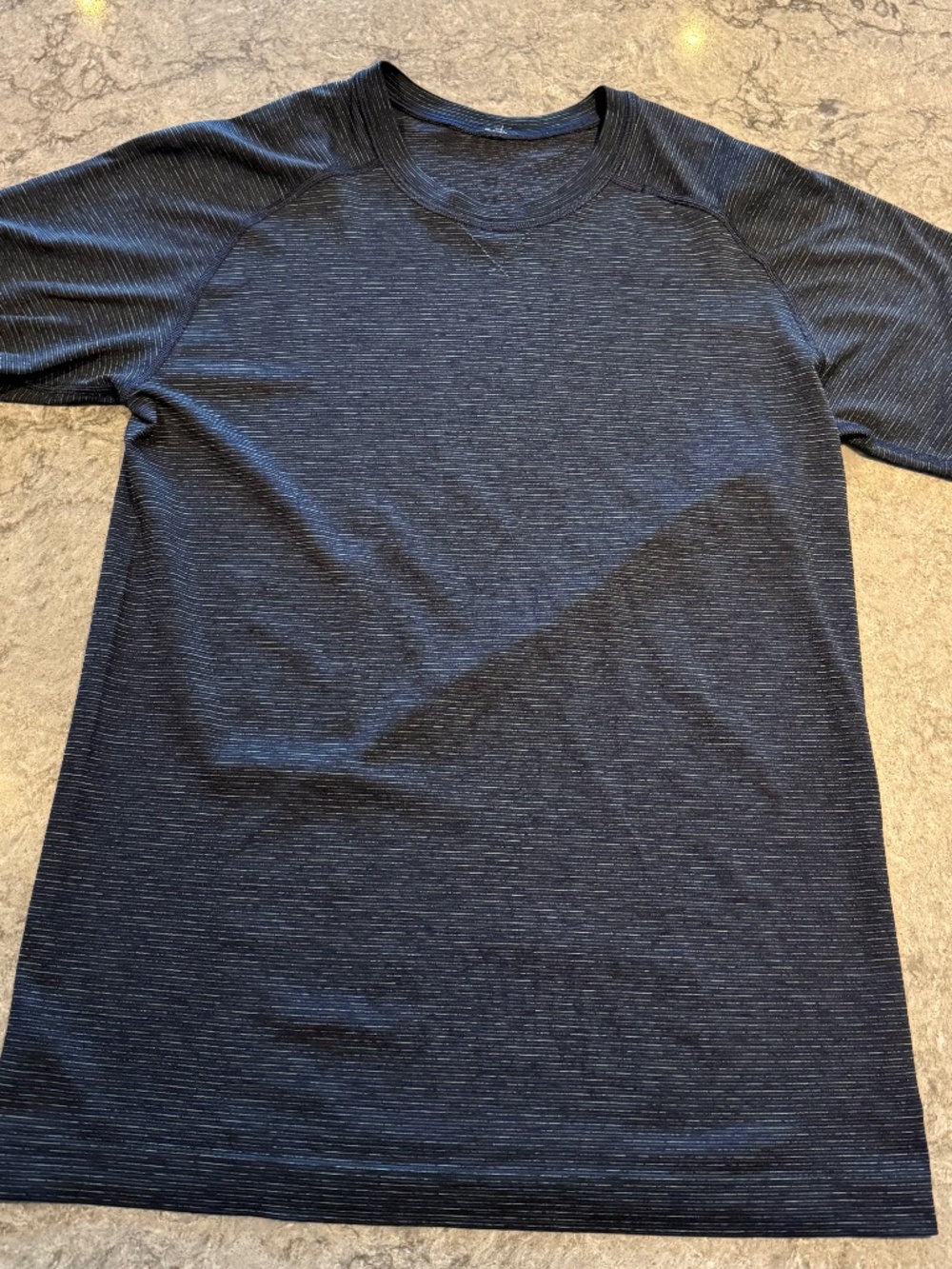 lululemon Metal Vent Tech Short-Sleeve Shirt navy small